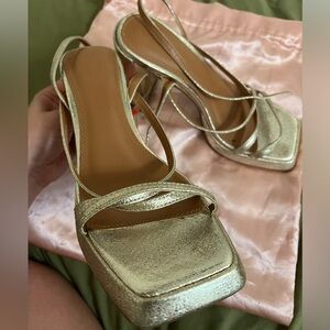 Gold metallic heel with ankle strap and chunky tall heel- Size 7
